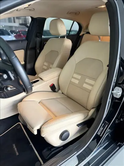 GLA 200 1.6 CGI STYLE 16V TURBO FLEX 4P AUTOMÁTICO