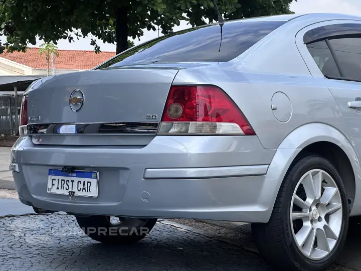 VECTRA 2.0 MPFI ELEGANCE 8V FLEX 4P AUTOMÁTICO