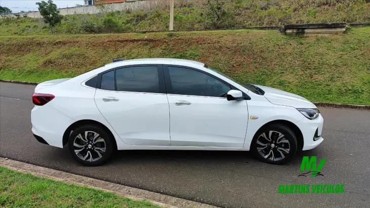 ONIX 1.0 TURBO FLEX PLUS PREMIER AUTOMÁTICO