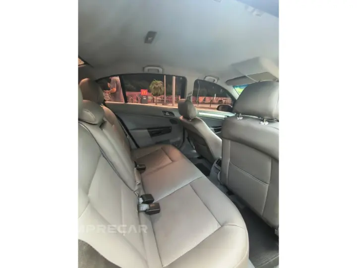 VECTRA 2.0 MPFI ELEGANCE 8V FLEX 4P MANUAL