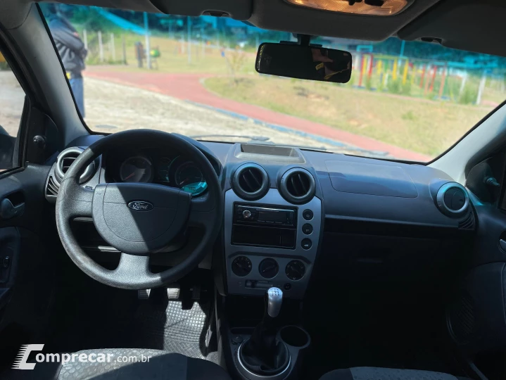 FIESTA 1.6 MPI Class Hatch 8V