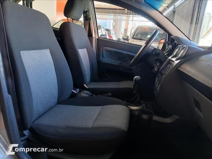 FIESTA 1.6 MPI Class Sedan 8V