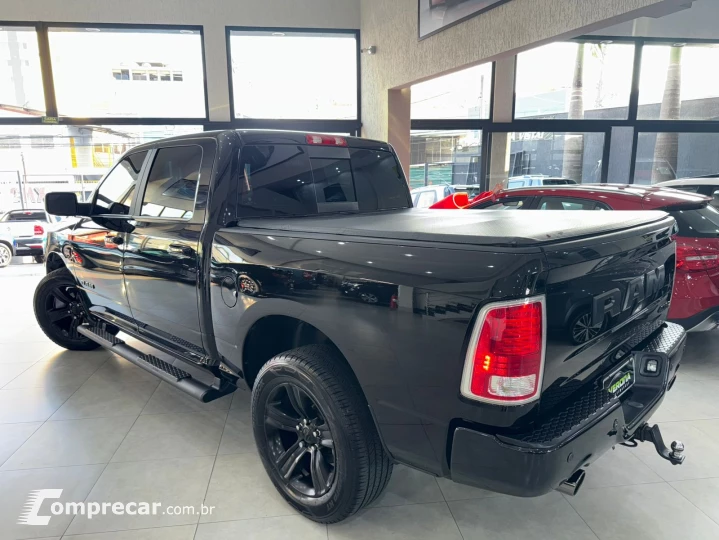 CLASSIC 5.7 V8 Laramie Night Edition CD 4X4