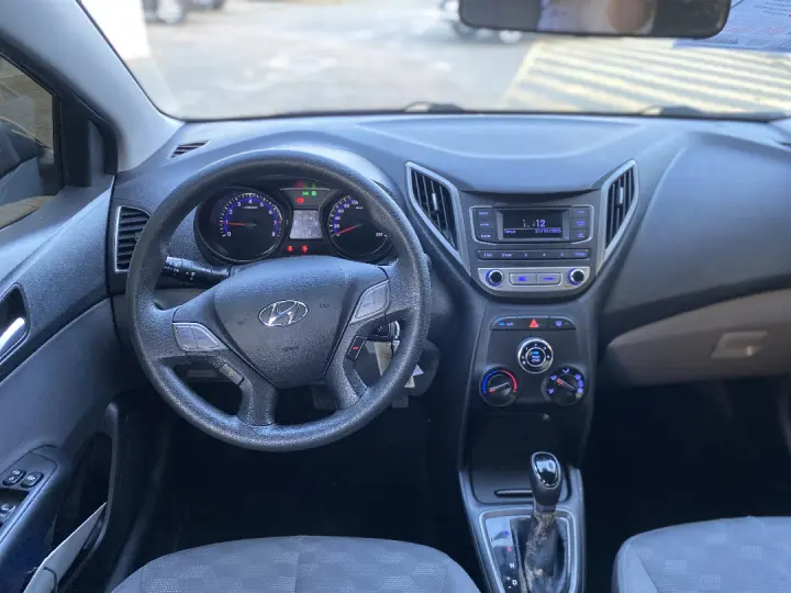 HB20S 1.6 COMFORT PLUS 16V FLEX 4P AUTOMÁTICO