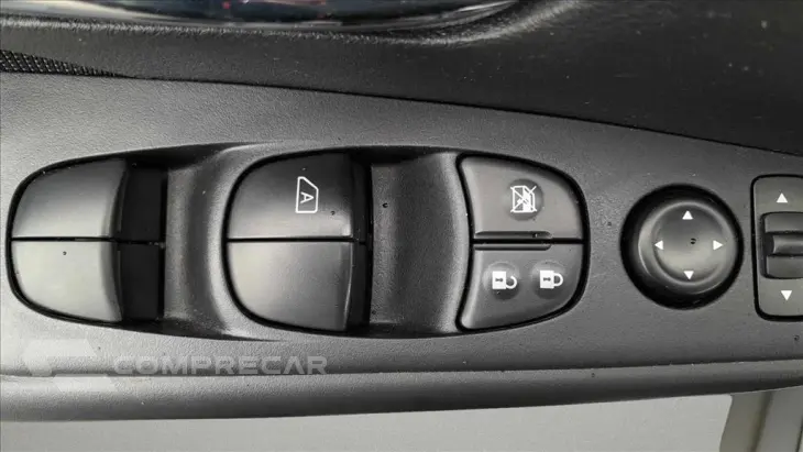 KICKS PLAY 1.6 16V FLEXSTART SENSE XTRONIC