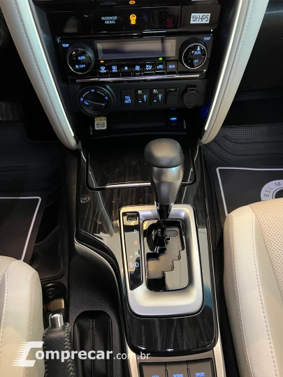 HILUX SW4 2.8 SRX Diamond 4X4 7 Lugares 16V Turbo Intercoole