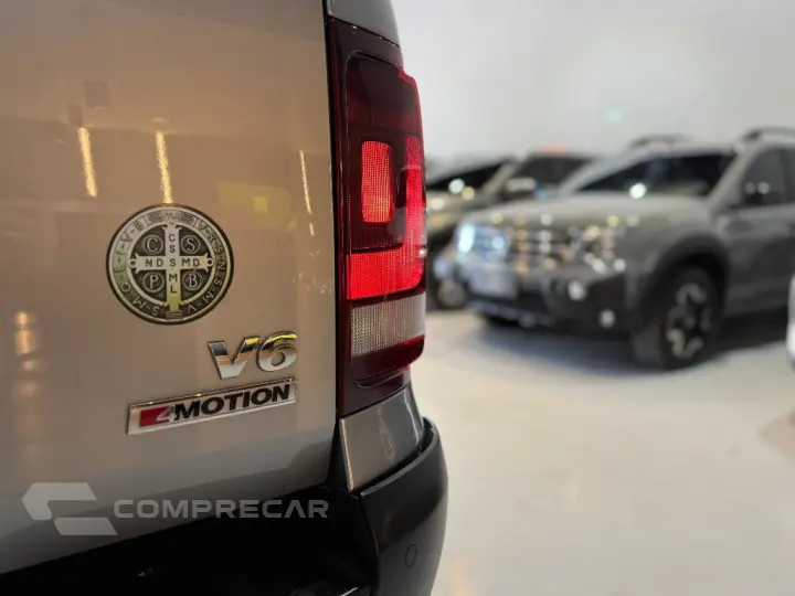 AMAROK 3.0 V6 TDI DIESEL COMFORTLINE CD 4MOTION AUTOMÁTICO