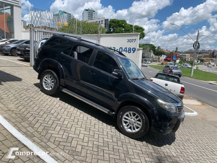 Hilux SW4 SR 4x2 2.7/ 2.7 Flex 16V Aut.