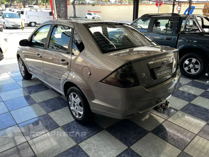 FIESTA 1.6 MPI Class Sedan 8V