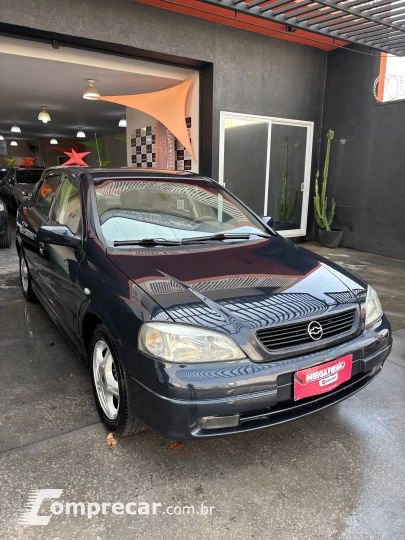 ASTRA 1.8 MPFI Comfort Sedan 8V