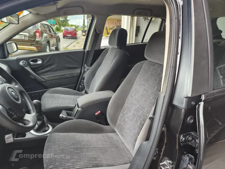 MEGANE 1.6 DYNAMIQUE GRAND TOUR 16V FLEX 4P MANUAL