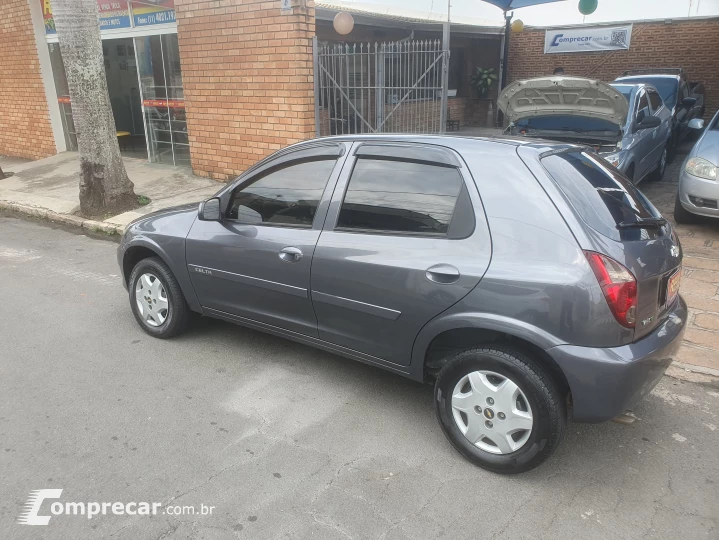 CELTA 1.0 MPFI Life 8V