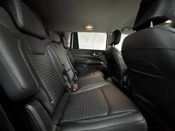 COMMANDER 1.3 T270 TURBO FLEX LONGITUDE AT6