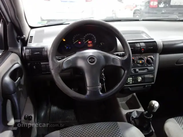 CLASSIC - 1.0 MPFI VHCE 8V 4P MANUAL