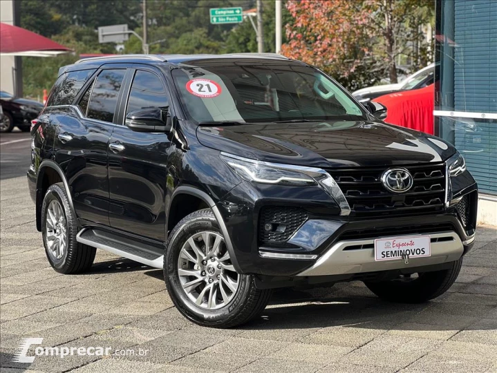 HILUX SW4 2.8 D-4D TURBO DIESEL SRX 7L 4X4 AUTOMÁ