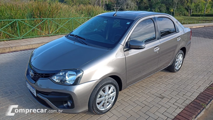 Etios 1.5 X Plus Sedan 16V Automático