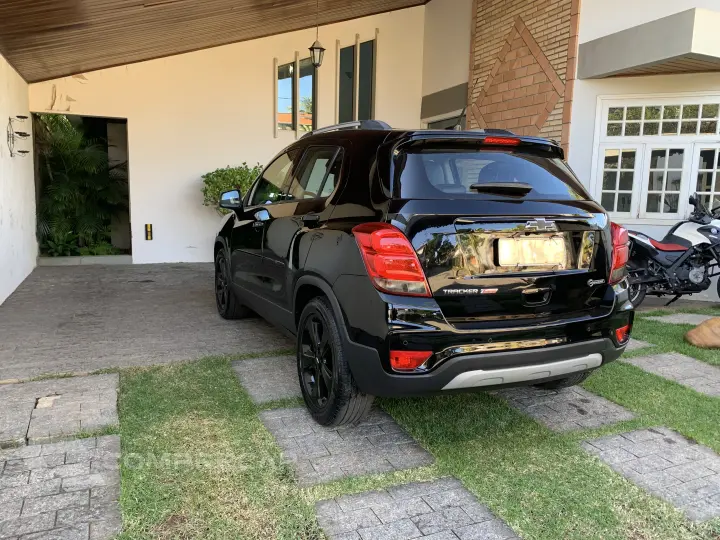 TRACKER 1.4 16V Turbo Midnight