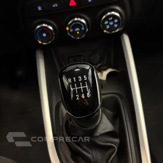 ONIX SEDAN Plus LT 1.0 12V Flex 4p Mec.