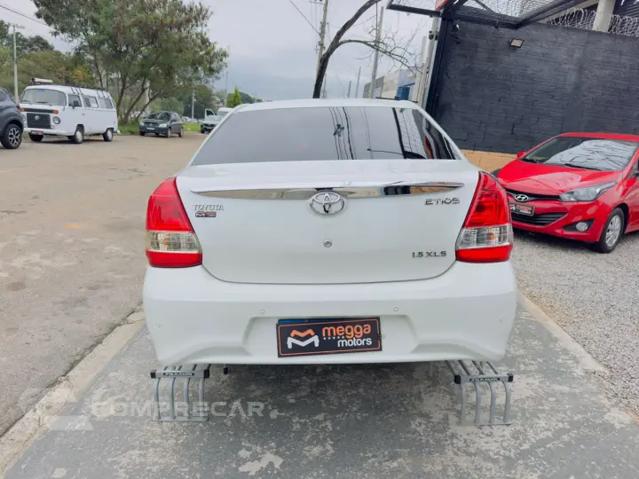 Etios Sedan 1.5 16V 4P FLEX XLS AUTOMÁTICO
