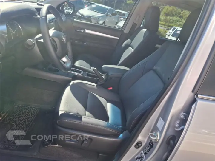 HILUX 2.8 D-4D TURBO DIESEL CD SRX 4X4 AUTOMÁTICO