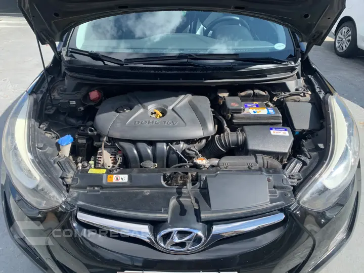 Hyundai Elantra GLS 2.0 16V Flex Aut. 2015