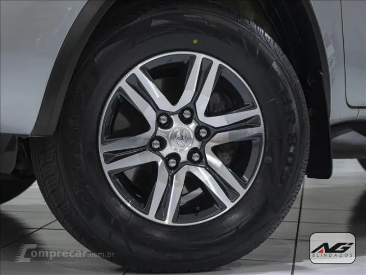 HILUX SW4 2.7 SRV 7 Lugares 4X2 16V