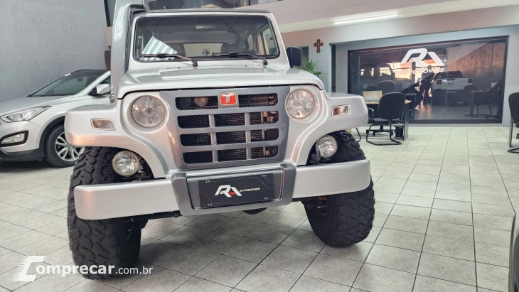 T-4 4x4 3.0 TB Int. Cap. Rígida Diesel