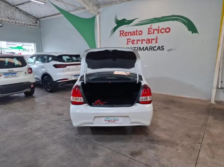 ETIOS 1.5 X Plus Sedan 16V