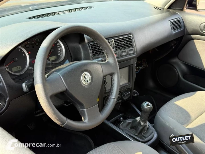 GOLF 1.6 MI 8V FLEX 4P MANUAL