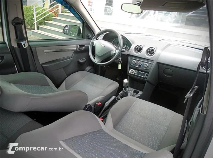 CELTA 1.0 MPFI LT 8V