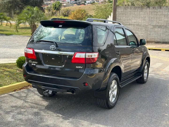 HILUX SW4 3.0 SRV 4X4 7 LUGARES 16V TURBO INTERCOOLER DIESEL