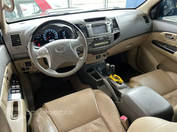 Hilux SW4 SRV D4-D 4x4 3.0 TDI Dies. Aut