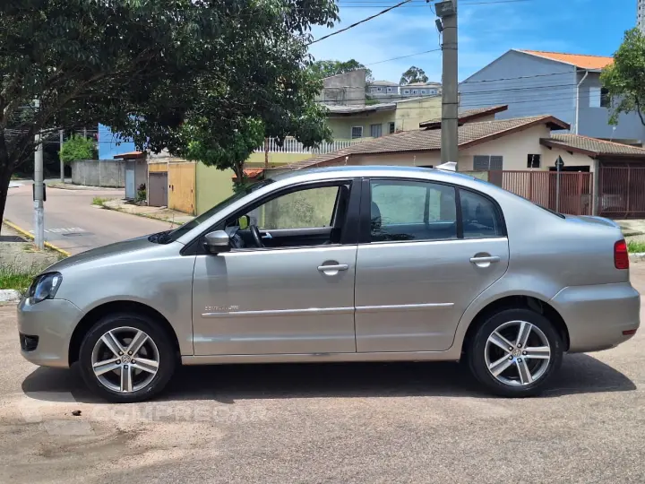 POLO SEDAN 1.6 8V