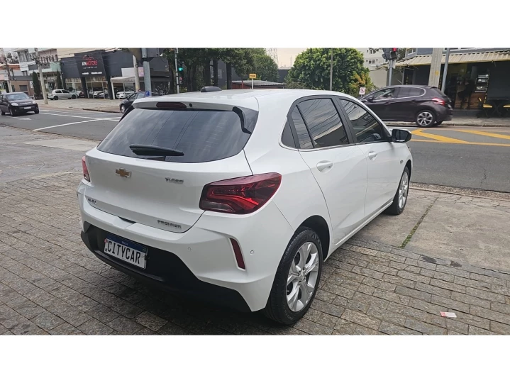 ONIX 1.0 TURBO FLEX PLUS PREMIER AUTOMÁTICO