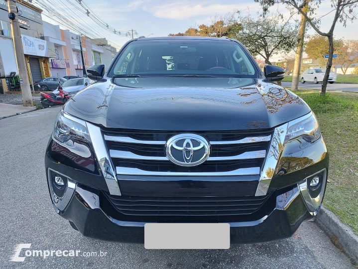 HILUX 2.8 SW4 4X4 8V