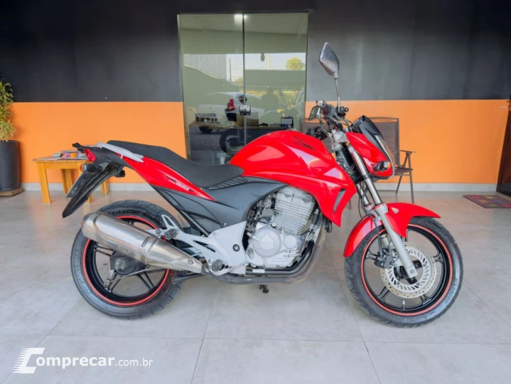 CB300