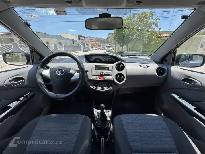ETIOS 1.5 X Sedan 16V