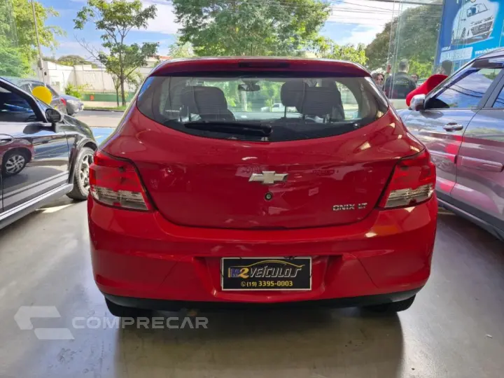 ONIX HATCH LT 1.0 8V FlexPower 5p Mec.