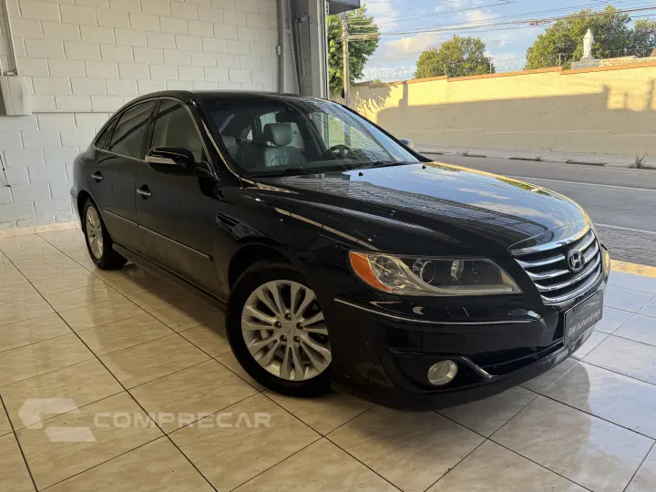 AZERA 3.3 MPFI GLS Sedan V6 24V