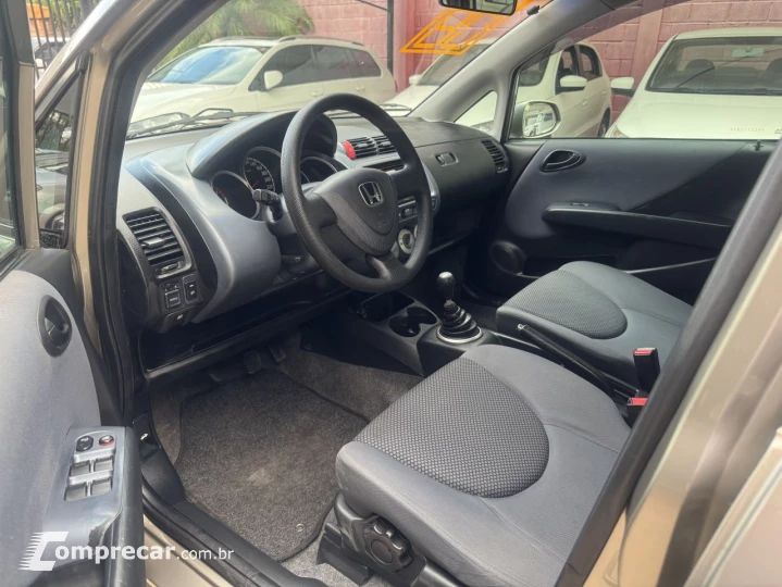 Fit 1.4 16V 4P LX FLEX