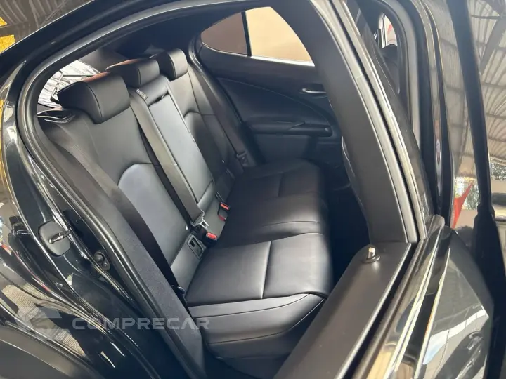 UX-250h Dynamic 2.0 16V Aut. (Híbrido)