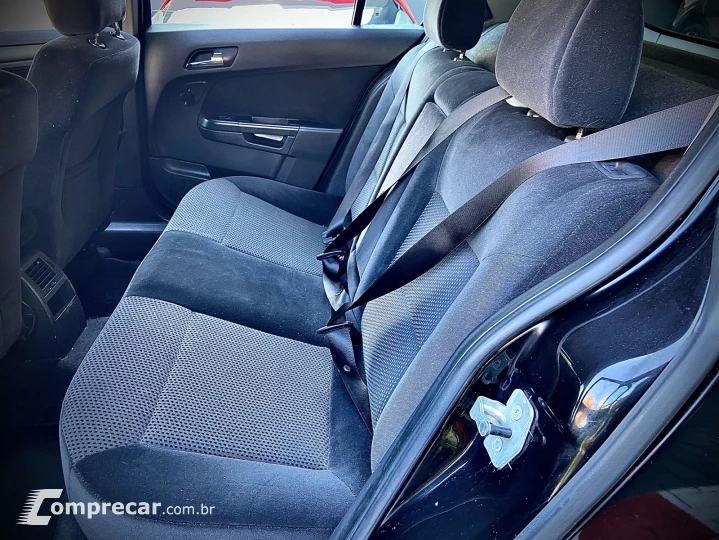 VECTRA 2.0 MPFI GT Hatch 8V
