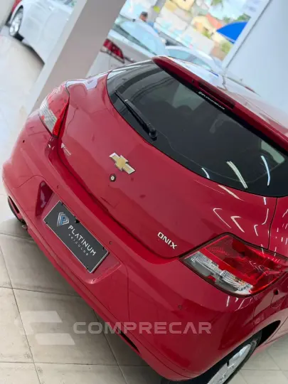 ONIX HATCH LS 1.0 8V FlexPower 5p Mec.