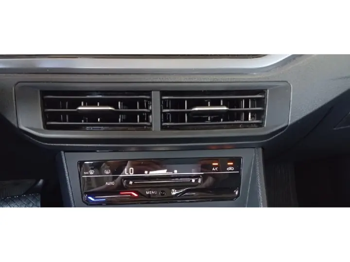 NIVUS 1.0 200 TSI TOTAL FLEX COMFORTLINE AUT