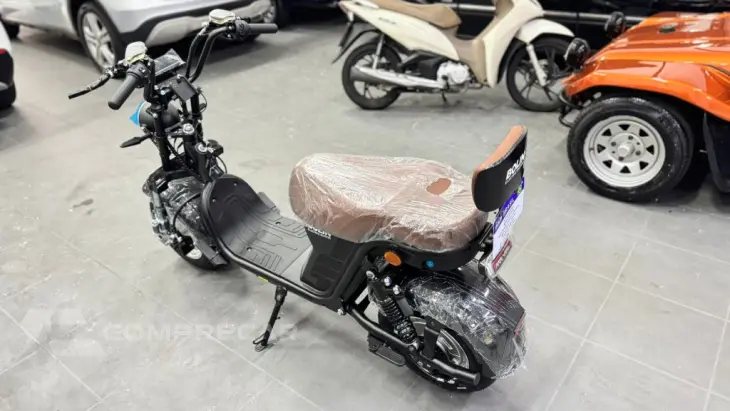 SCOOTER ELETRICA CHOPPER X13 PRETA 1000W
