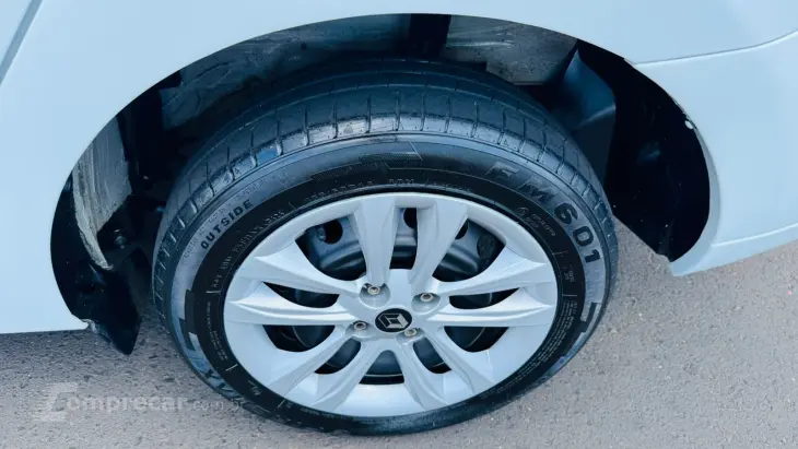 LOGAN 1.0 12V SCE ZEN