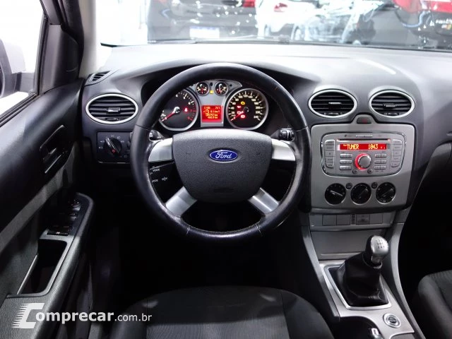 FOCUS HATCH - 2.0 GLX 16V 4P MANUAL