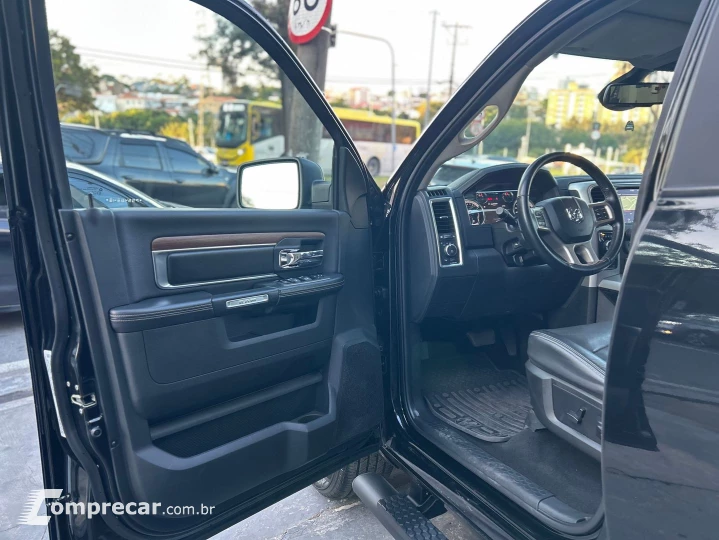Classic 5.7 V8 Gasolina Laramie Cd 4X4 Automático