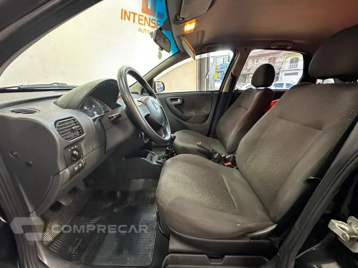 CORSA 1.4 MPFI Premium Sedan 8V