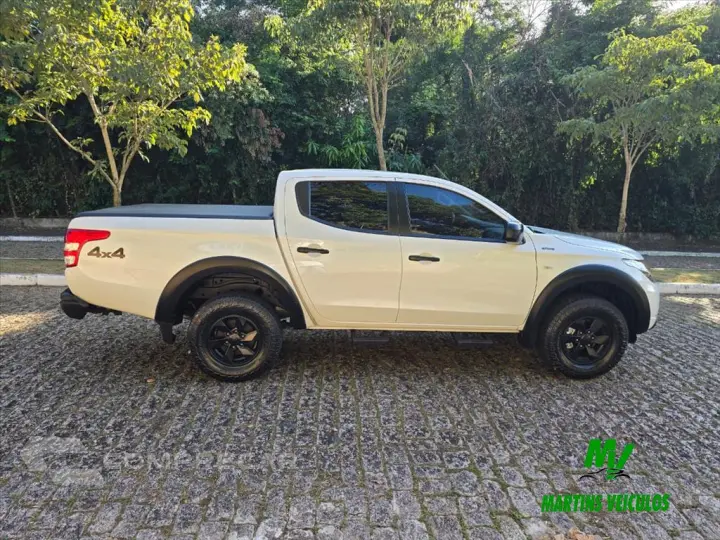 L200 TRITON 2.4 16V TURBO DIESEL OUTDOOR GLS CD 4